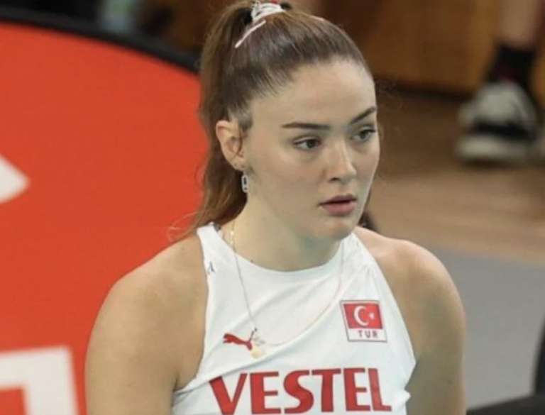 Zehra Güneş: The 6’6″ Volleyball Star Stealing the Spotlight at the Paris 2024 Olympics