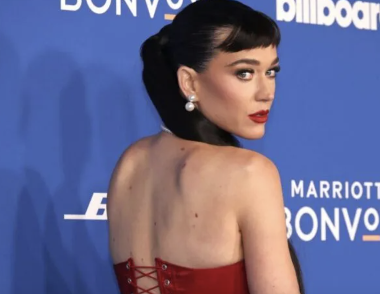 Katy Perry’s Dazzling Red Carpet Look is Unforgettable!