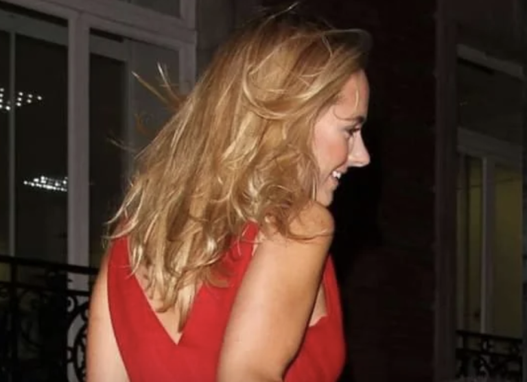 Kimberley Garner Stuns in Risqué Look – Intentional or Accidental?